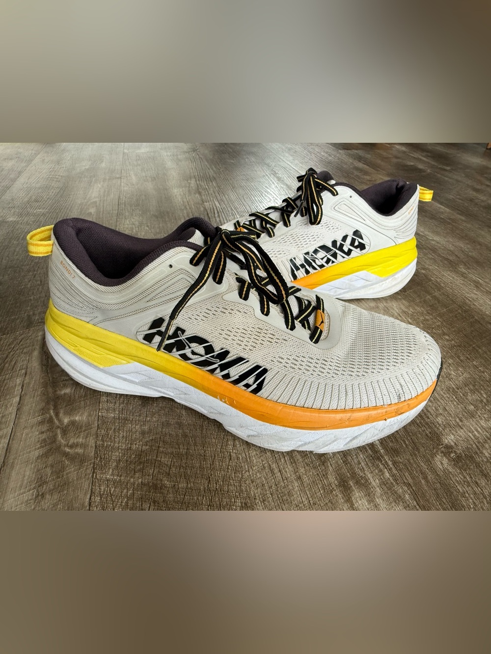 Hoka One One HOKA Bondi 7 Nimbus Cloud Yellow Mens Size 9 Running Shoes